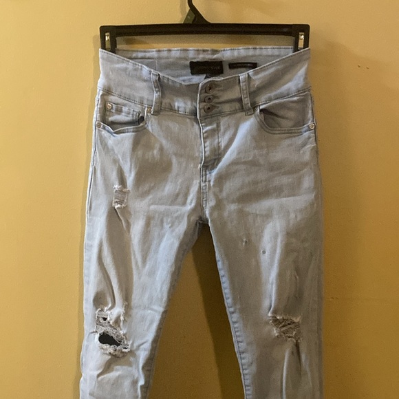 KENDALL + KYLIE - Picture 3 of 10